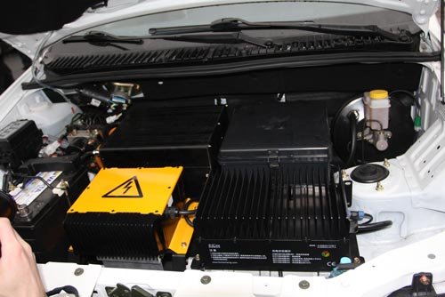 新能源汽車啟動電源應用方案